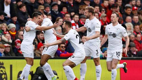 穆里尼奥：比赛中会高度关注格里马尔多；德迪奇已经准备好上场（穆里尼奥：将重点关注格里马尔多；德迪奇已做好出场准备）