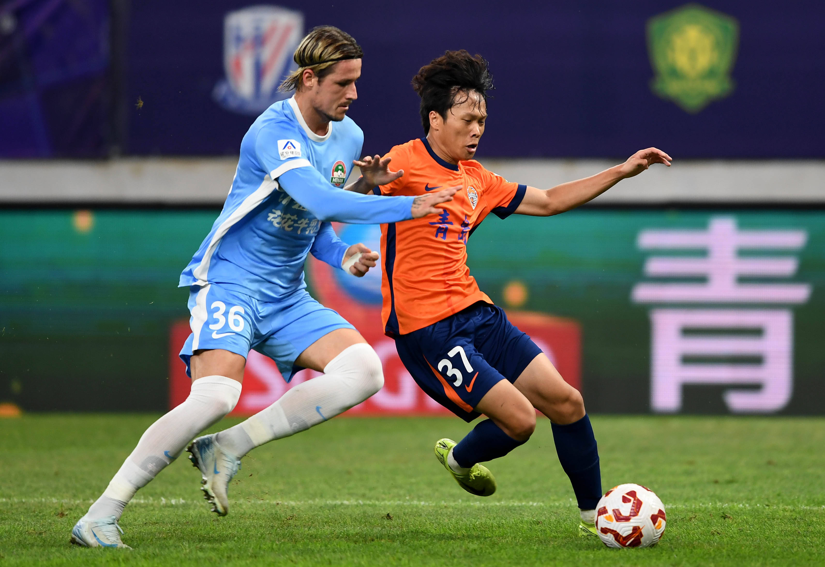 德转列左后卫身价榜：努诺-门德斯7500万欧居首，巴尔德第二（德转左后卫身价榜：努诺-门德斯以7500万欧领跑，巴尔德位居第二）