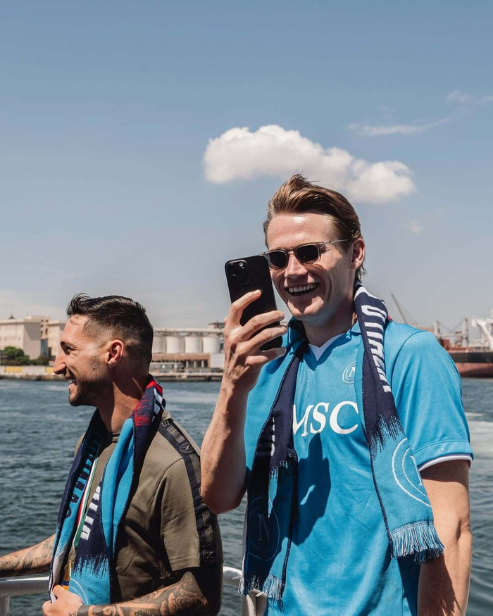 共和报：米兰正加速推进签回蒂亚戈-席尔瓦的交易（共和报：米兰加速推进蒂亚戈-席尔瓦回归签约）