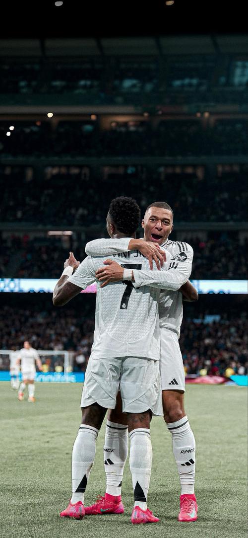 NBA：凯尔特人击败奇才 双探花合砍60分（绿军击退奇才 双探花合砍60分）